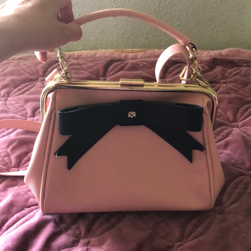 Gunas handbag